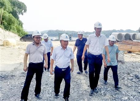 唐峰、何勇到桂東分公司項(xiàng)目開展2023年第二季度安全生產(chǎn)質(zhì)量綜合大檢查暨“圍墻內(nèi)圍墻外”和“以包代管”專項(xiàng)檢查