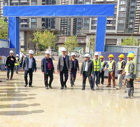 何勇到桂鴻分公司項(xiàng)目開(kāi)展年前質(zhì)量安全暨春節(jié)維穩(wěn)工作大檢查